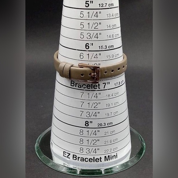 MARC JACOBS Henry Strap Dinky Gold Tone Watch - Picture 6 of 7